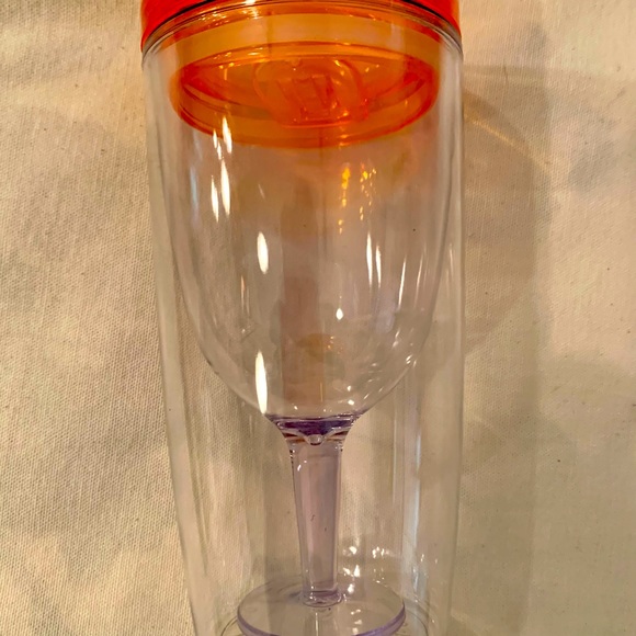 Wine tumblers ( price is for one tumbler) - Picture 3 of 3